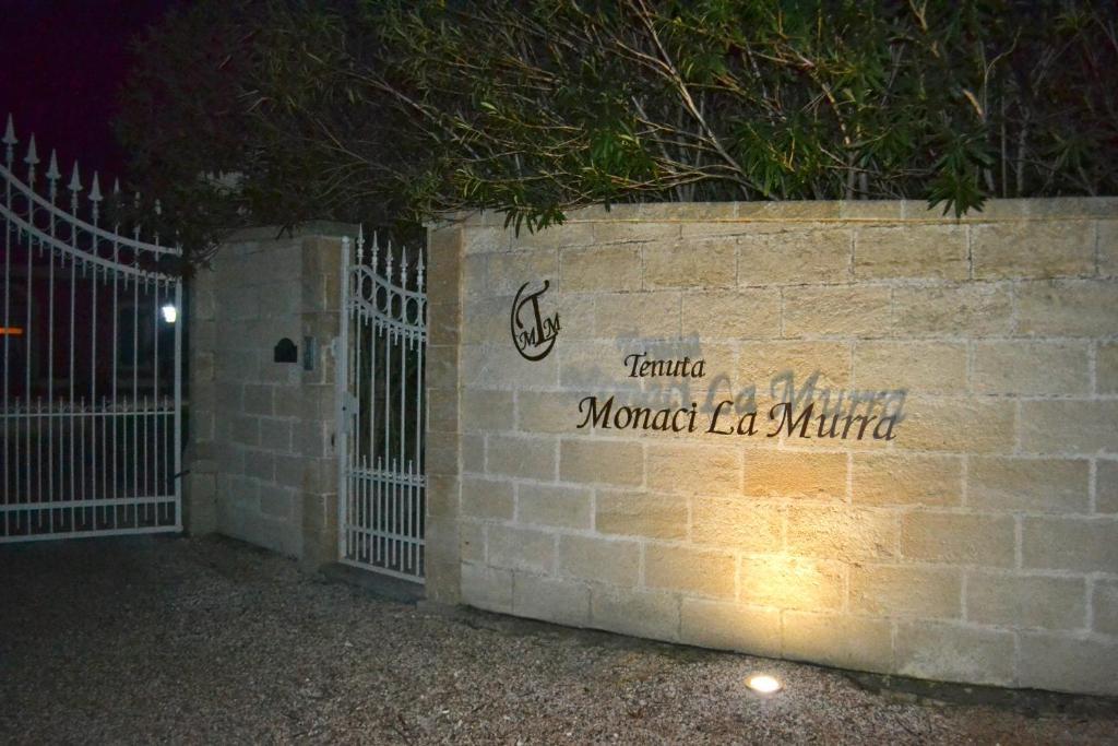 Tenuta Monaci La Murra Carmiano  Eksteriør billede